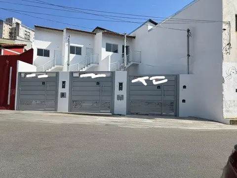 Casa com 2 quartos à venda em Vila Paulista